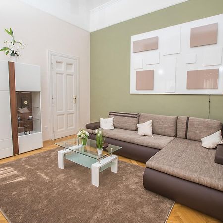 Novak Apartman Сегед Экстерьер фото